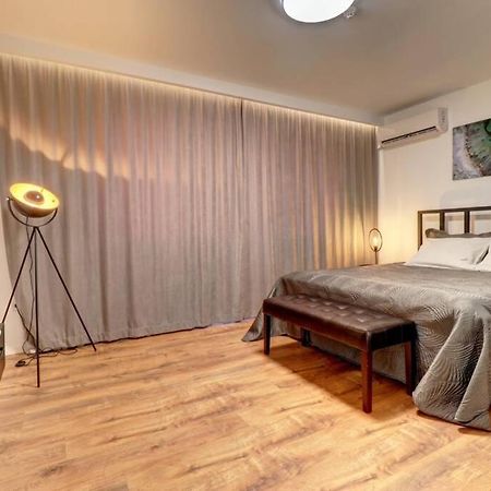 Town Square Apartment プリシュティナ エクステリア 写真