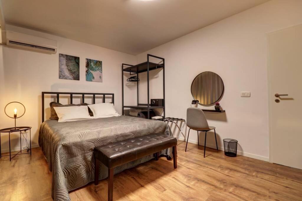 Town Square Apartment プリシュティナ エクステリア 写真